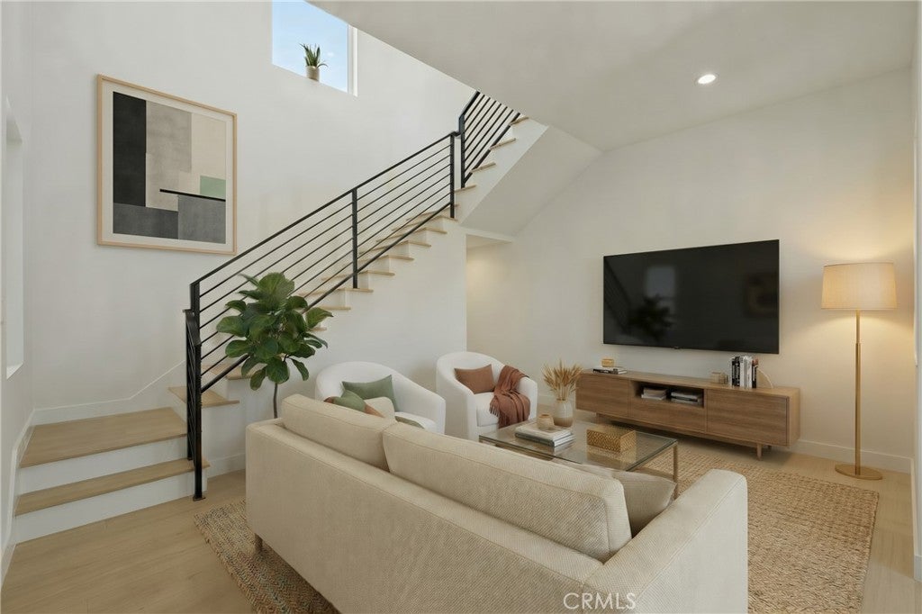 Properties 2 15634 Sombra Avenue B