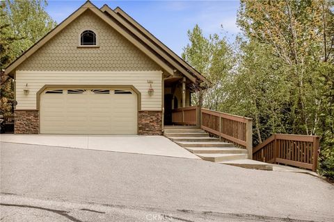 Photo of 865 Marin Ln, Lake Arrowhead, CA 92352 (MLS # IG26083541)