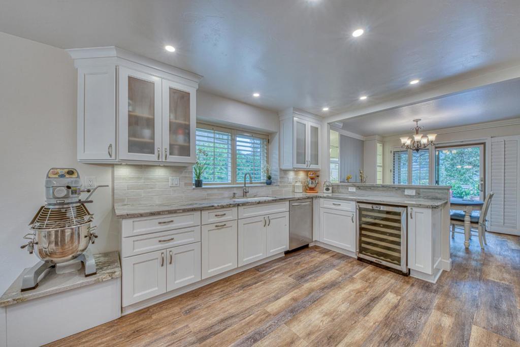 122 White Oaks Lane