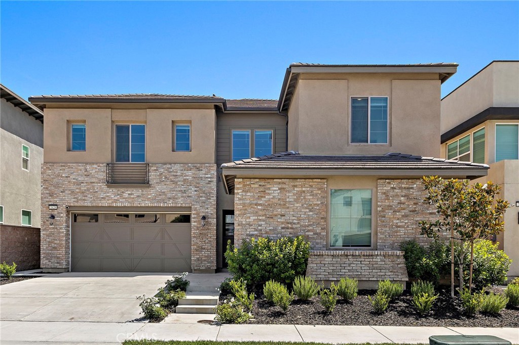 2628 E Scarlett Ln