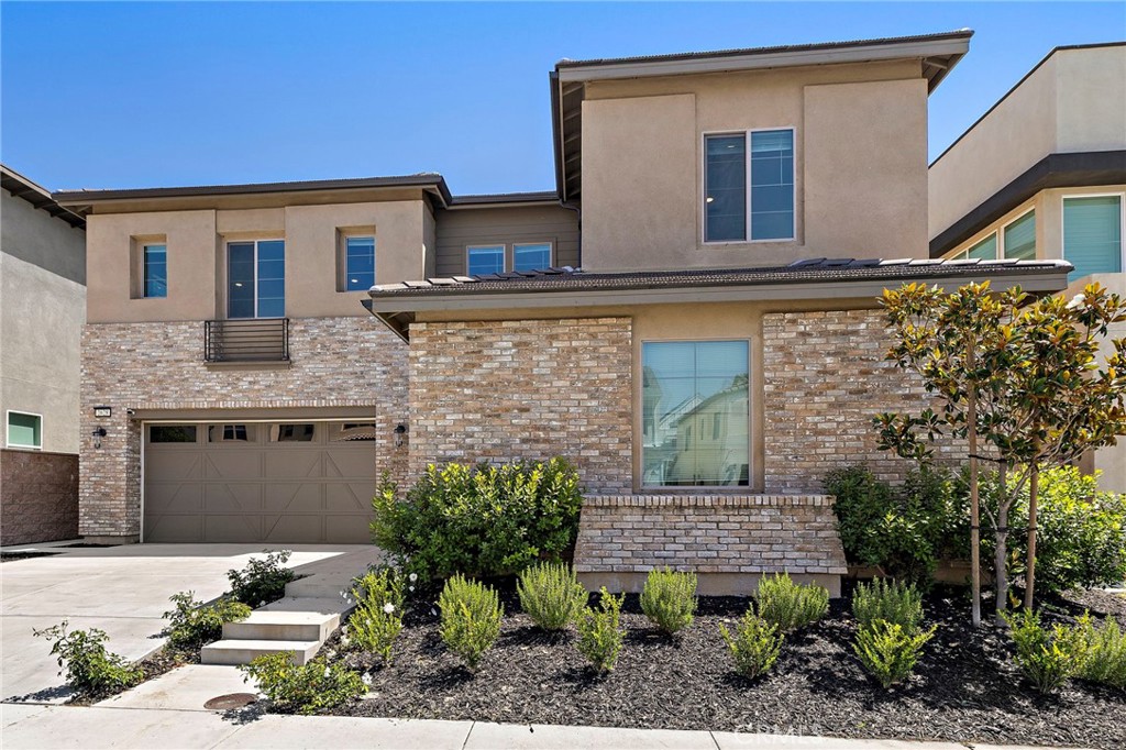 2628 E Scarlett Ln