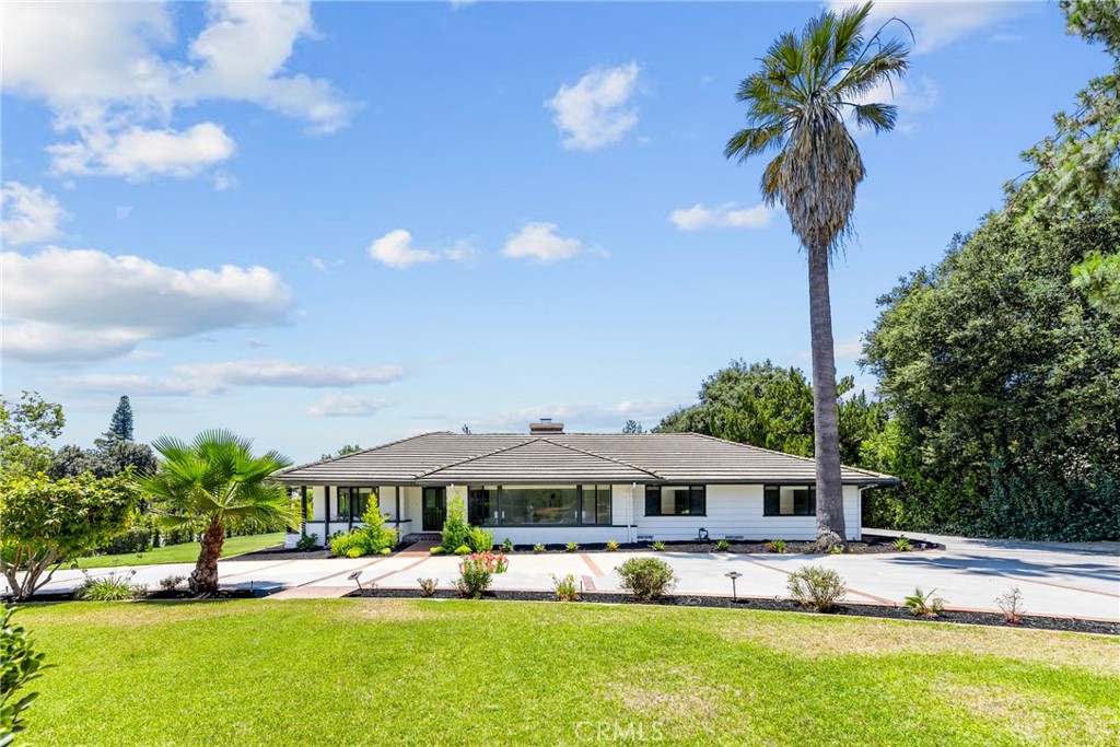 6 Woodland Lane