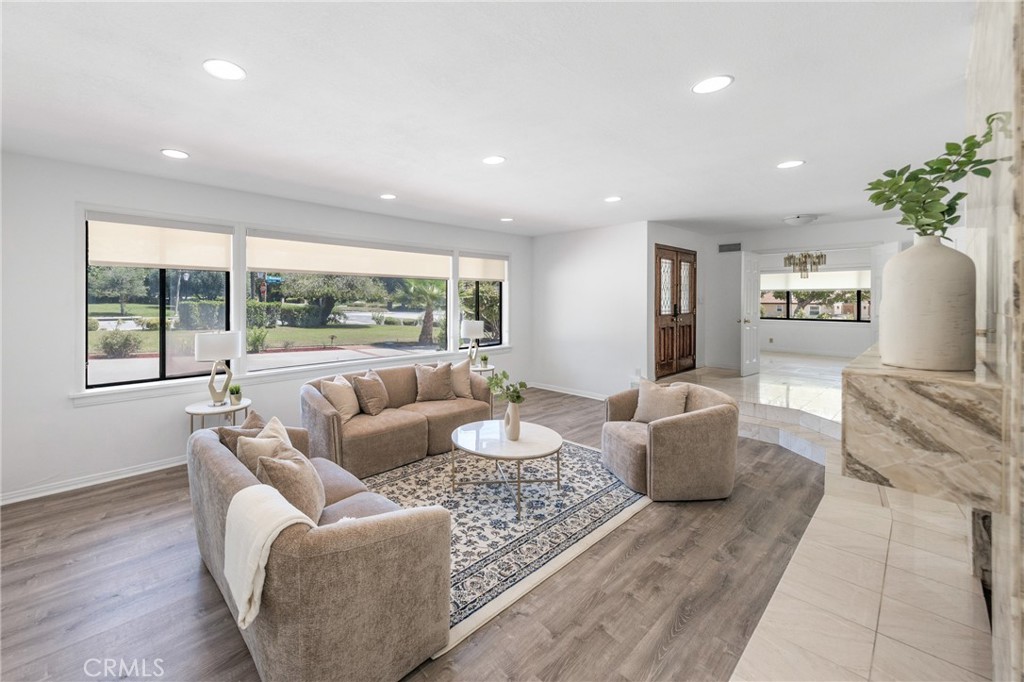 6 Woodland Lane