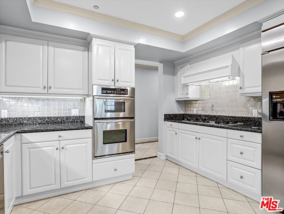277 S Spalding Drive 102