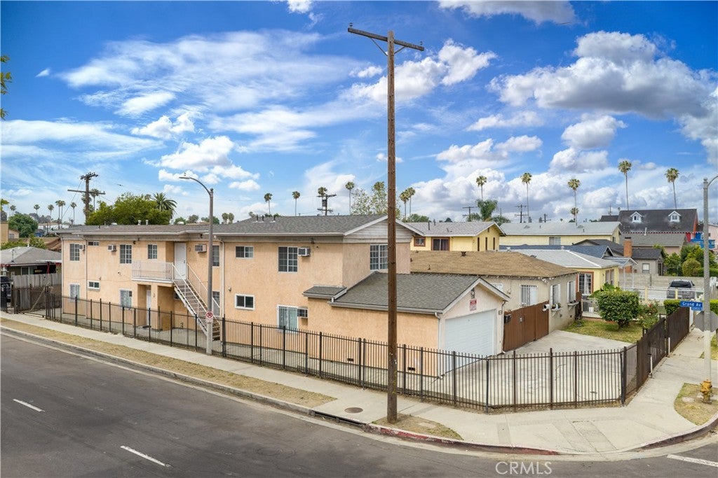 400 W 109th St, Los Angeles CA 90061