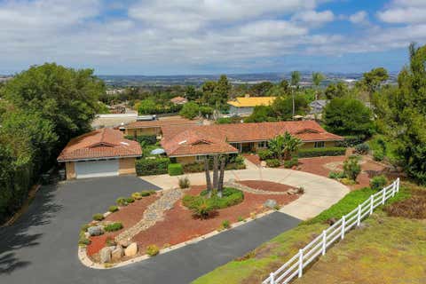 Photo of 2720 Mason Way WAY, Vista, CA 92084 (MLS # 260020048SD)
