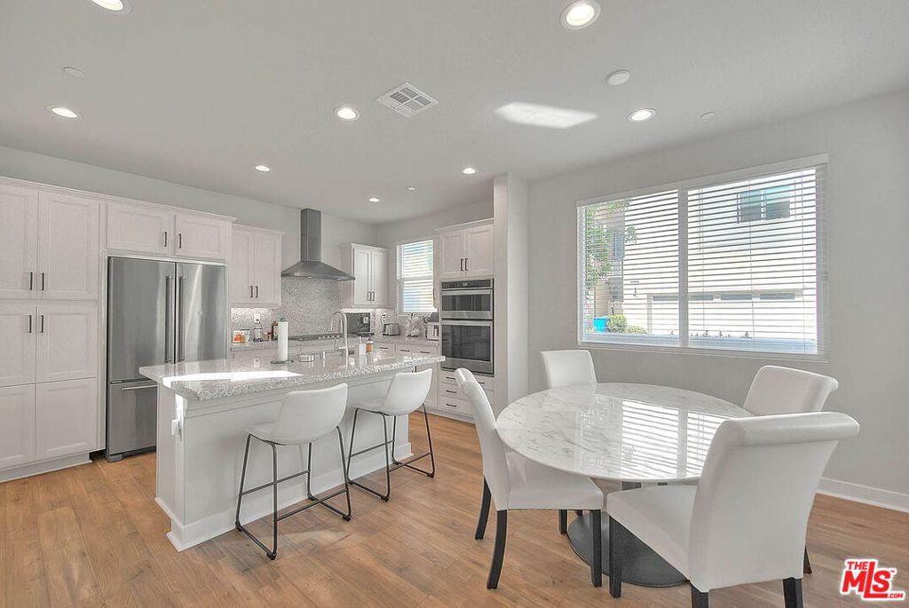 Photo of 629 Daniel Freeman Circle, Inglewood, CA 90301 (MLS # 25604593)