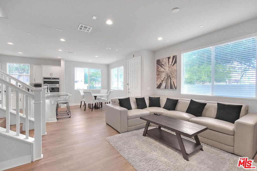 Photo of 629 Daniel Freeman Circle, Inglewood, CA 90301 (MLS # 25604593)