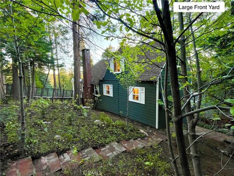 Photo of 269 Hillside Road, Lake Arrowhead, CA 92352 (MLS # OC26086832)