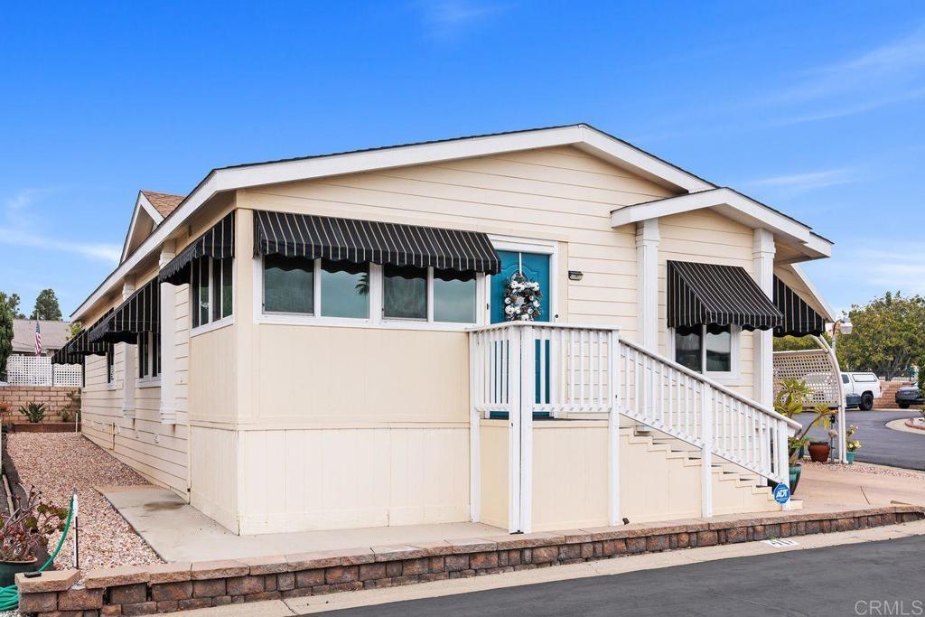 1600 E. Vista Way 40