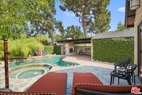 Photo of 5324 Irvine Avenue, Valley Village, CA 91601 (MLS # 25548383) Photo of 5324 Irvine Avenue, Valley Village, CA 91601 (MLS # 25548383)