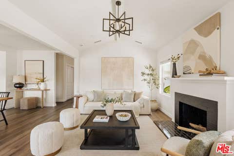 Photo of 8421 Airlane Avenue, Los Angeles, CA 90045 (MLS # 26865343)