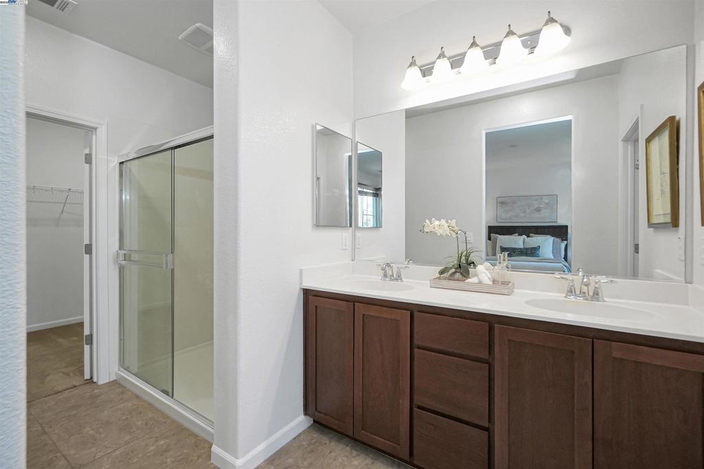 HAYWARD - Residential