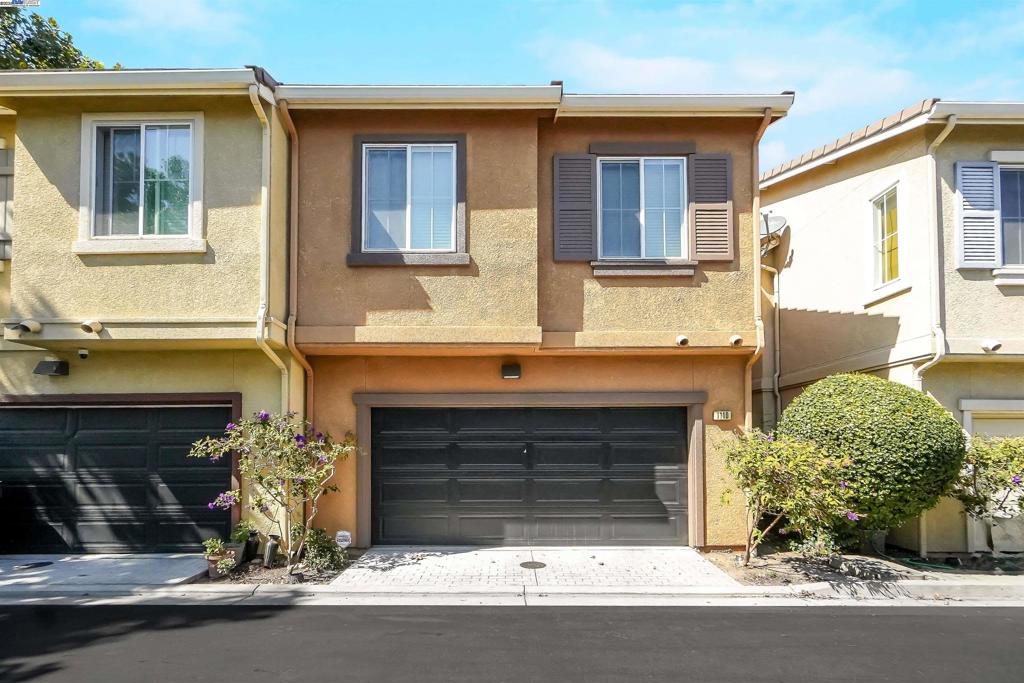 HAYWARD - Residential