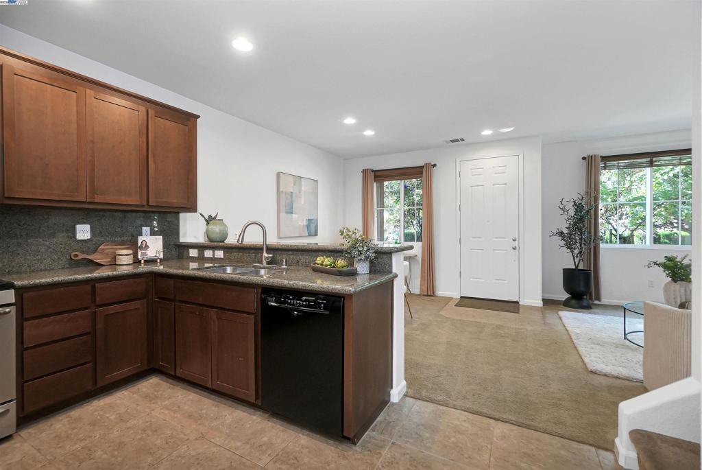 HAYWARD - Residential