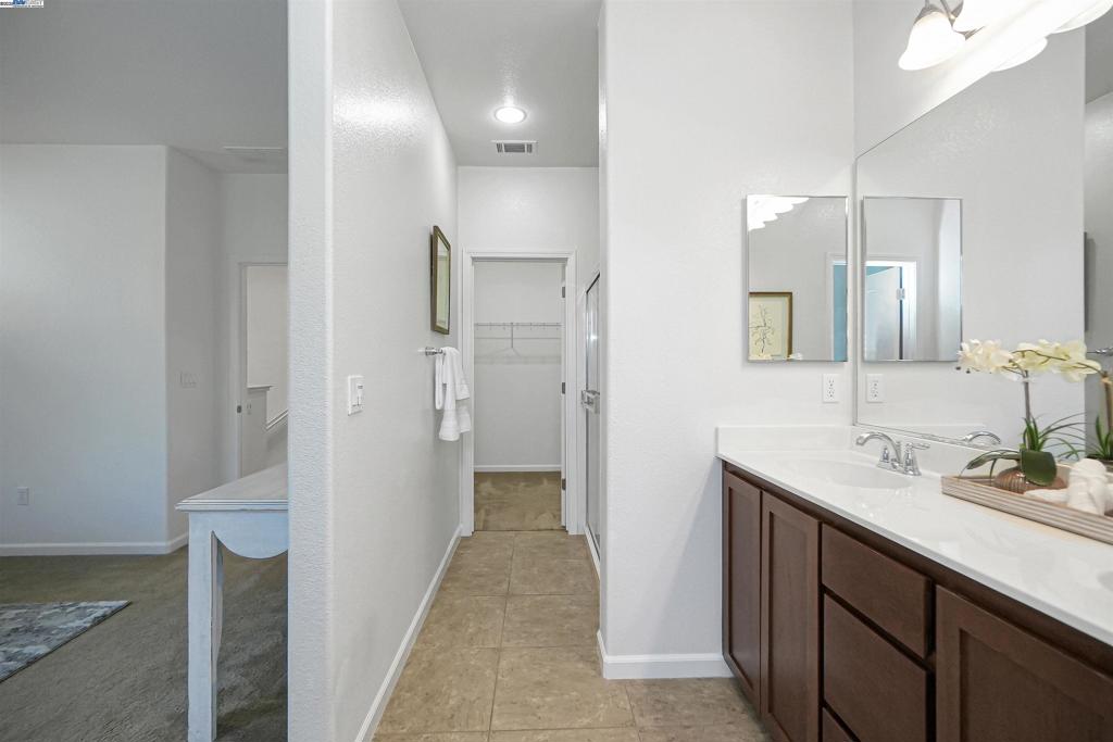 HAYWARD - Residential
