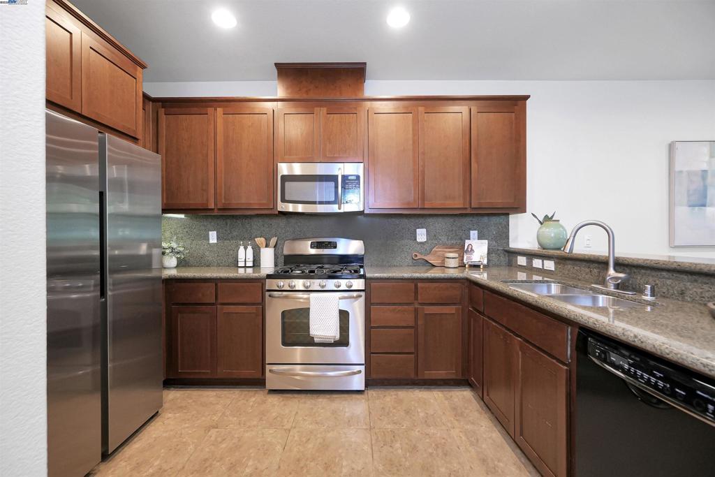 HAYWARD - Residential