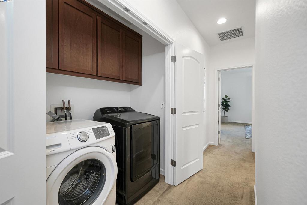 HAYWARD - Residential
