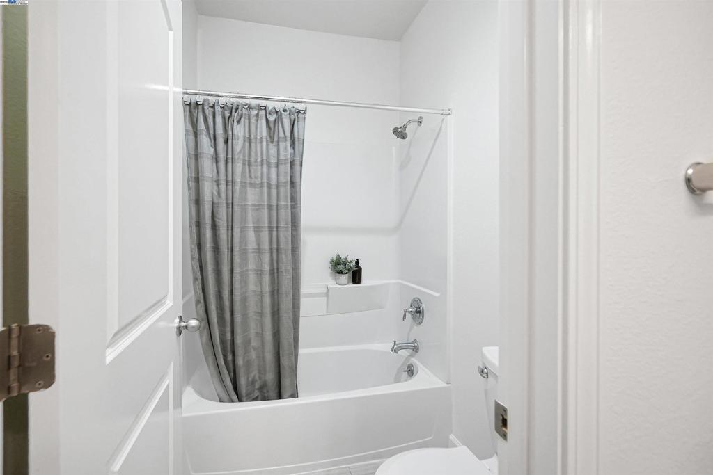 HAYWARD - Residential