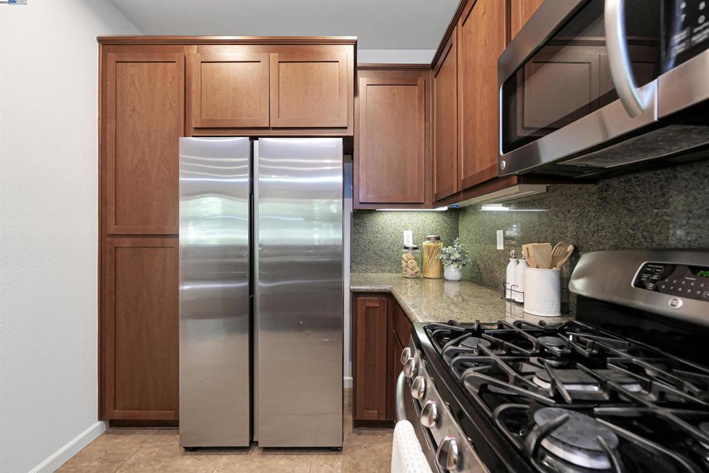 HAYWARD - Residential