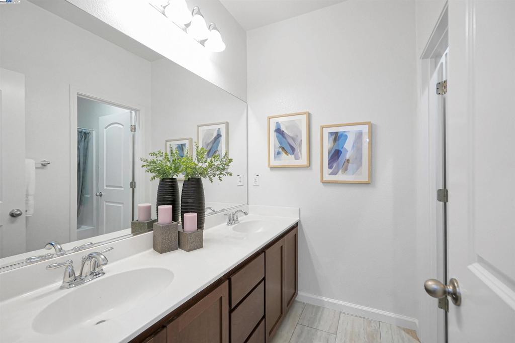 HAYWARD - Residential