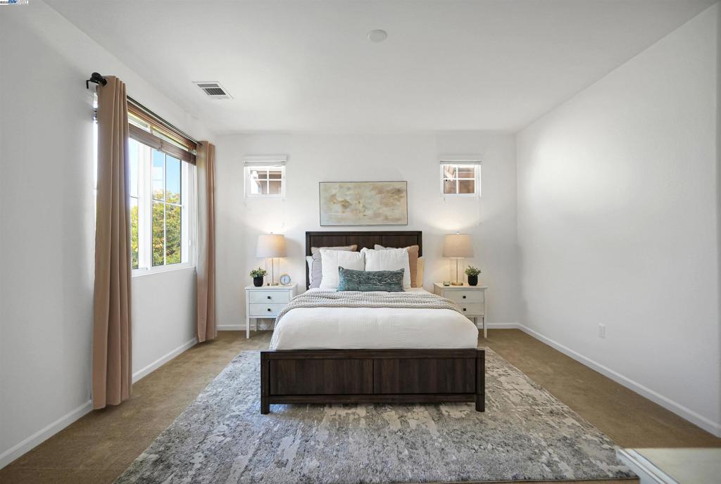 HAYWARD - Residential