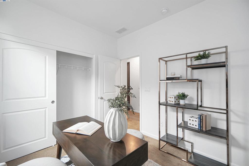 HAYWARD - Residential