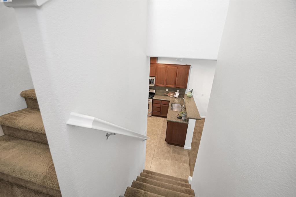 HAYWARD - Residential