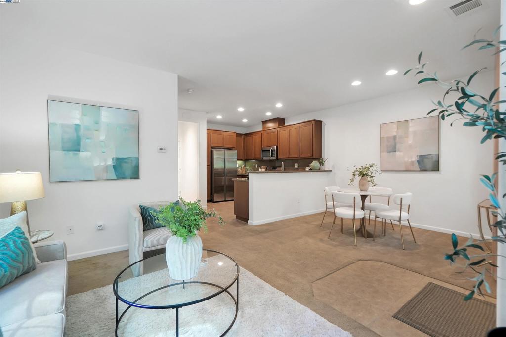HAYWARD - Residential