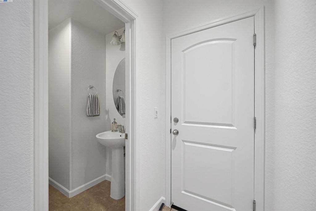 HAYWARD - Residential