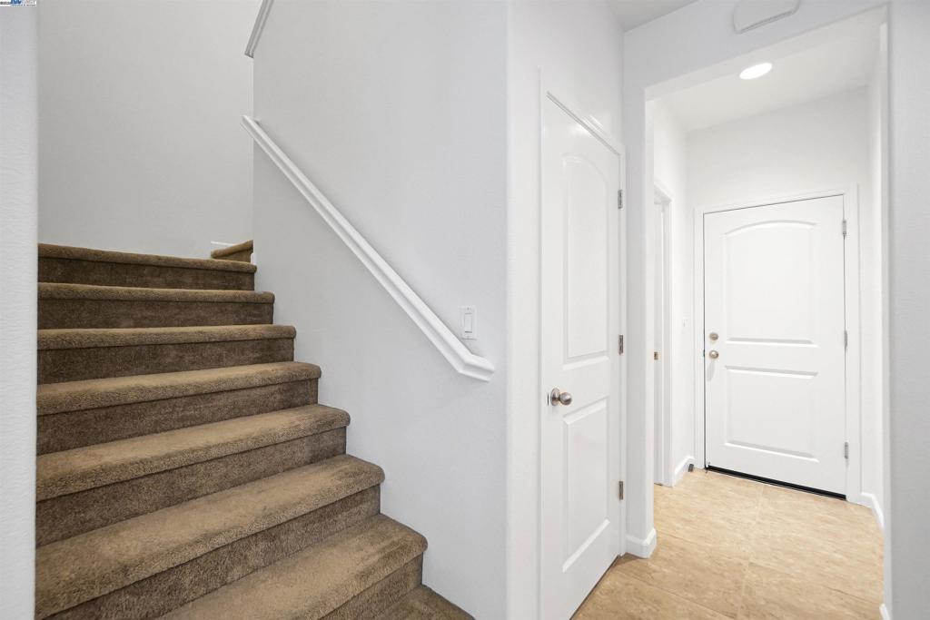 HAYWARD - Residential