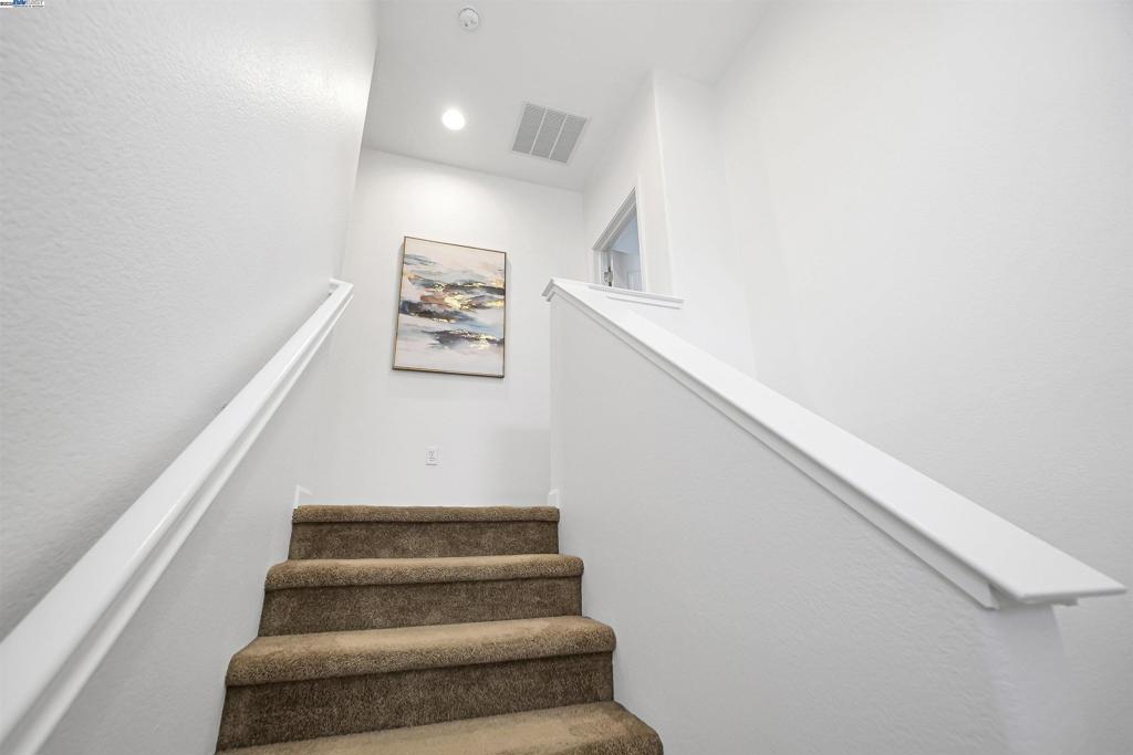 HAYWARD - Residential
