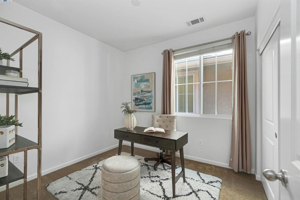 HAYWARD - Residential