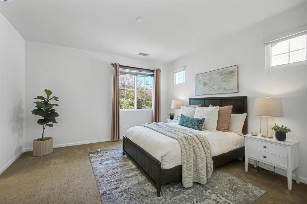 HAYWARD - Residential