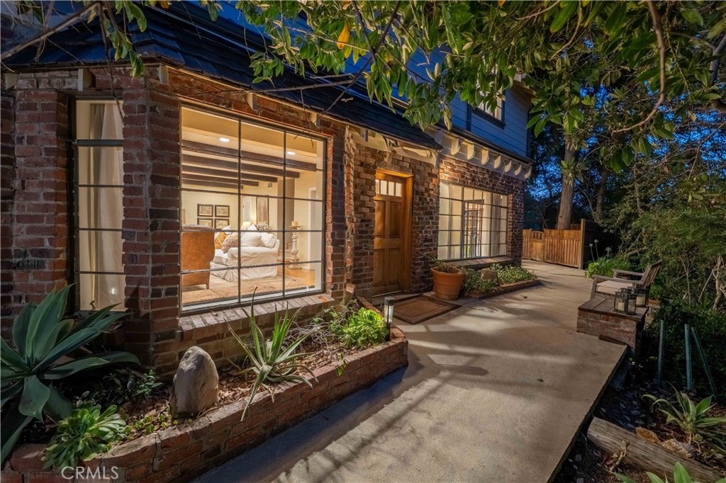 9925 Shadow Hills
