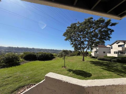 Photo of 6635 Canyon Rim Row #182, San Diego, CA 92111 (MLS # 250043121SD)