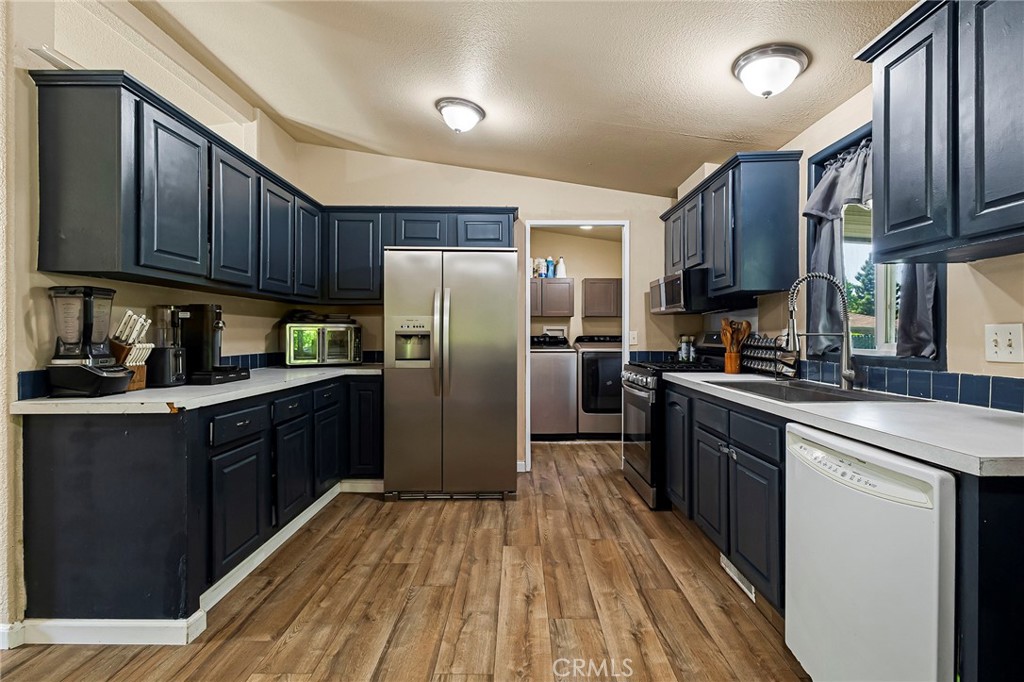 370 E Lassen Avenue 1