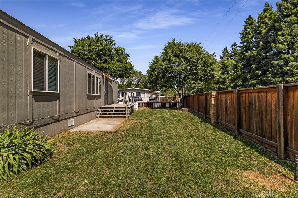 370 E Lassen Avenue 1