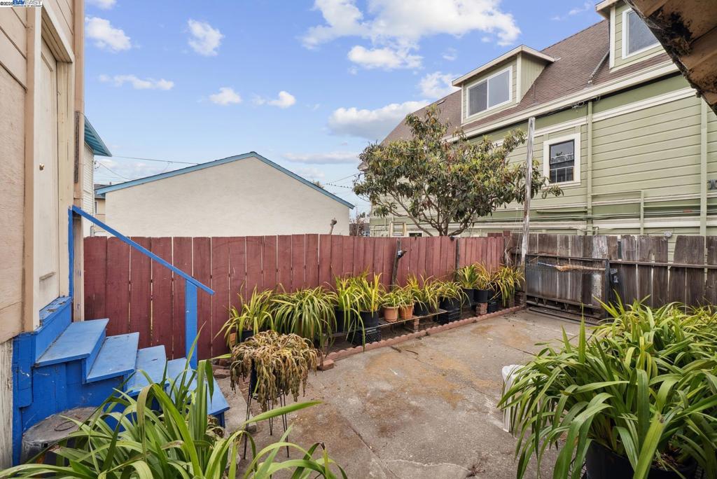 CENTRAL ALAMEDA - Residential Income