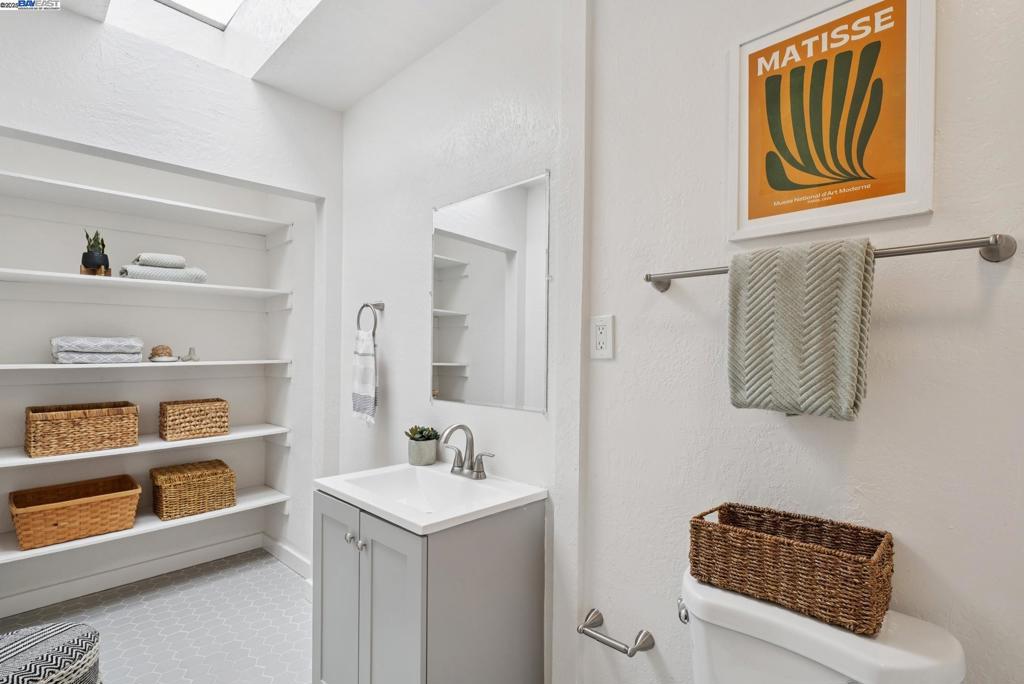 CENTRAL ALAMEDA - Residential Income
