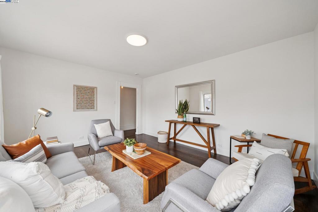 CENTRAL ALAMEDA - Residential Income