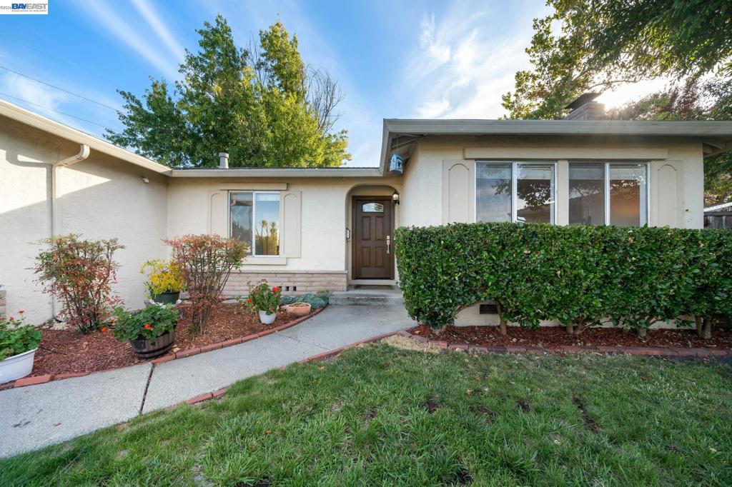 120 Montclair Pl