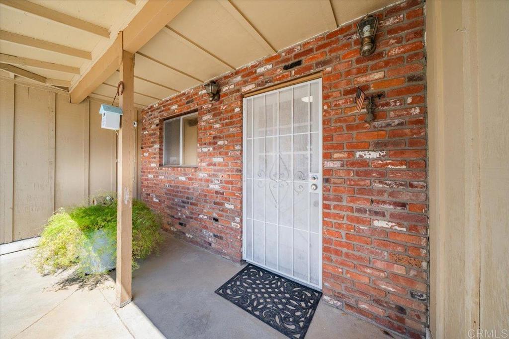 1828 Chapulin Lane