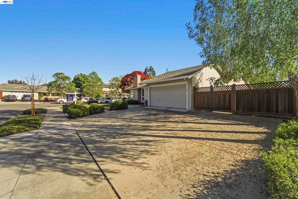Photo of 36017 Plumeria Way, Fremont, CA 94536 (MLS # 41128569)