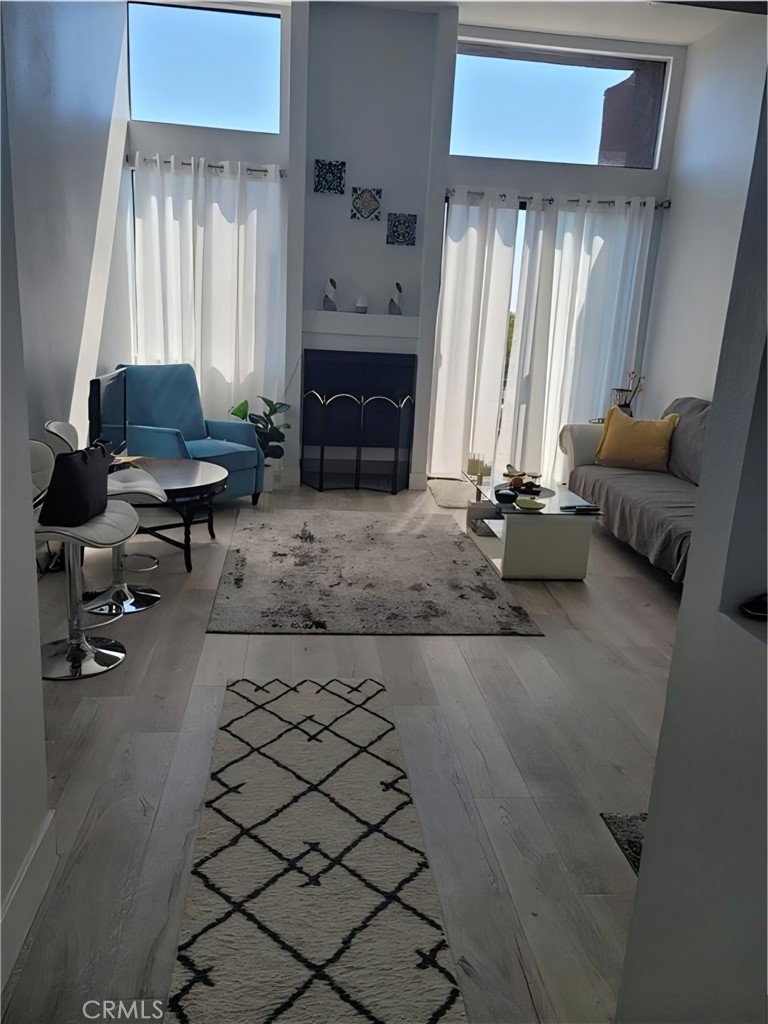 7826 Topanga Canyon 323