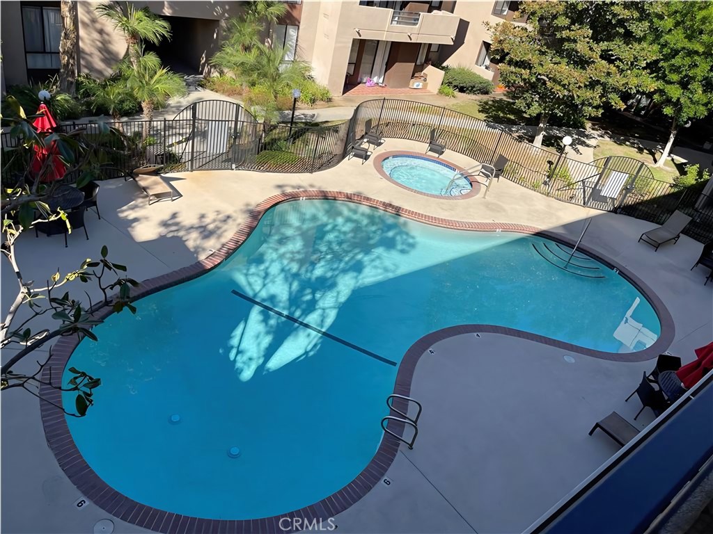 7826 Topanga Canyon 323