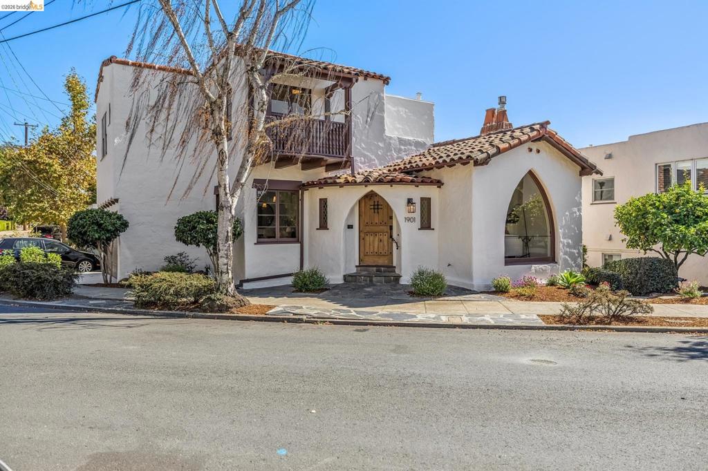1901 Clemens Rd