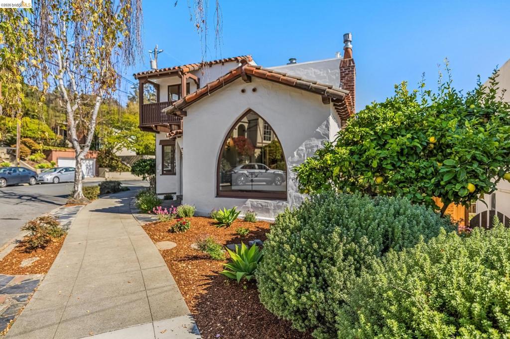1901 Clemens Rd