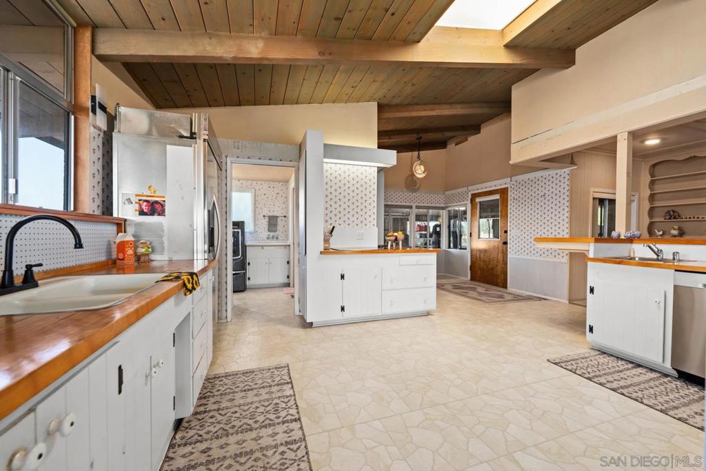 2231 Oak Hill Dr