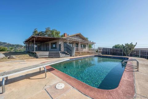 2231 Oak Hill Dr Escondido CA 92027